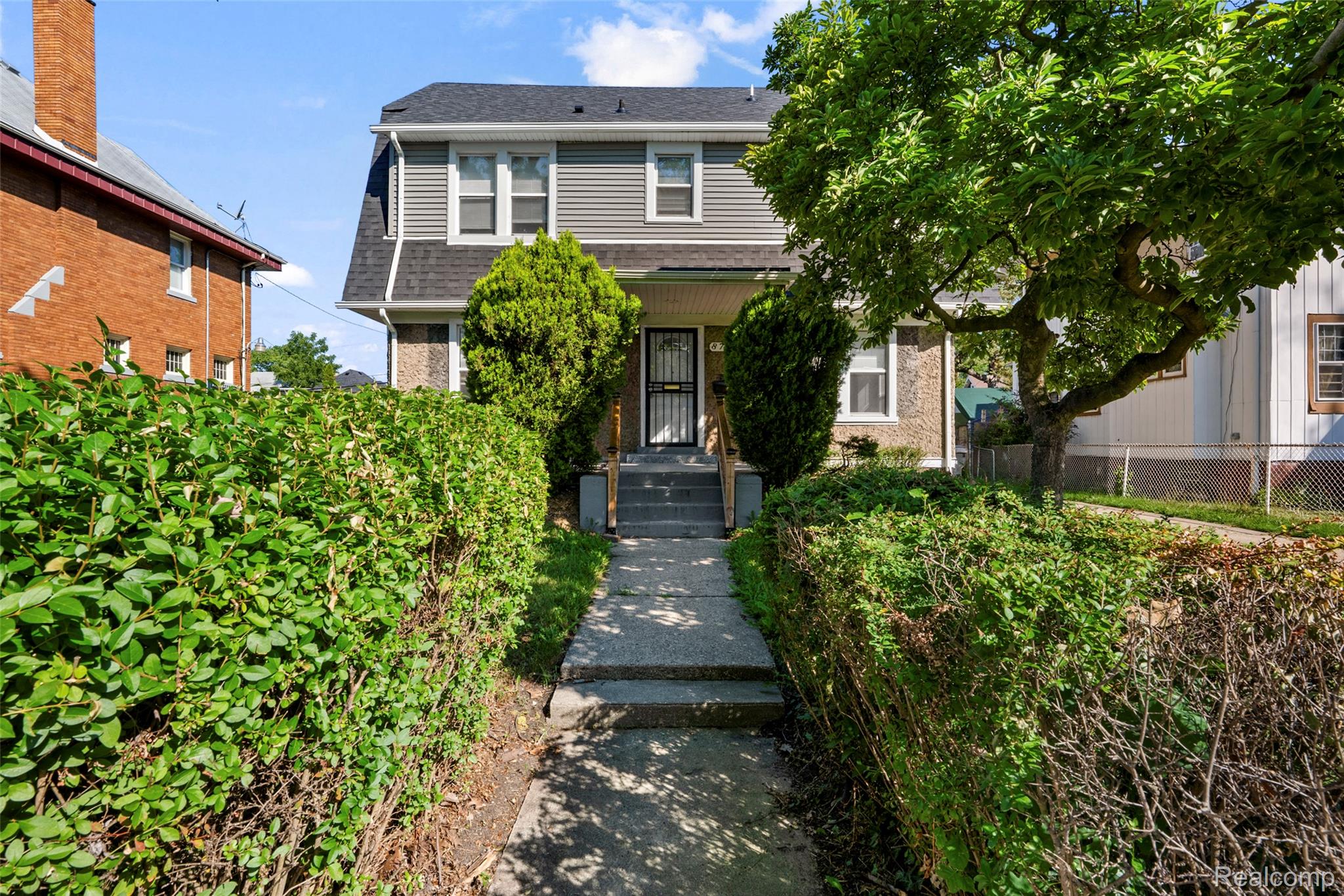 878 Lawrence Street
