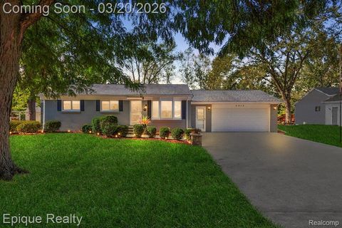 3915 Jennings Drive Troy City MI 48083