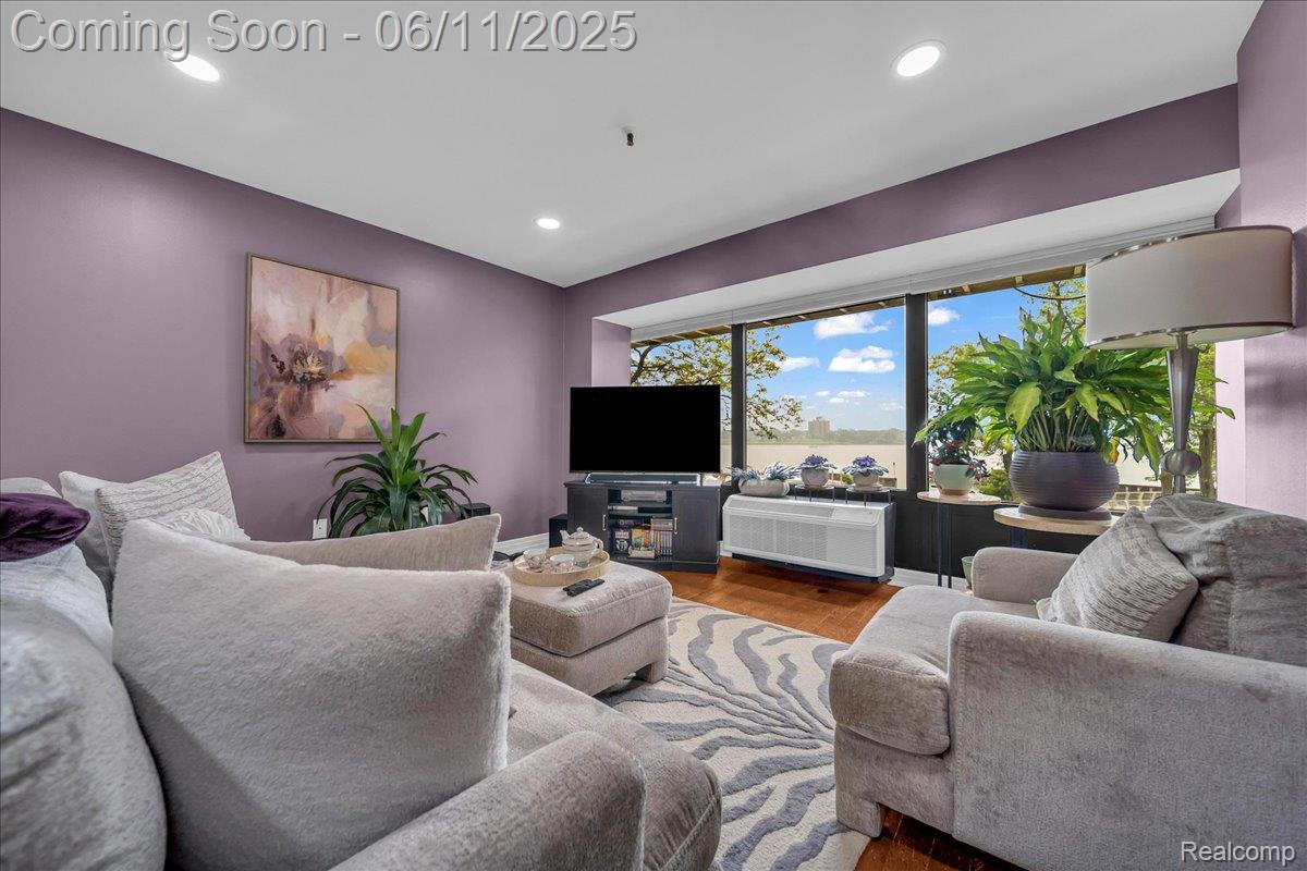 1001 W Jefferson Avenue 2i