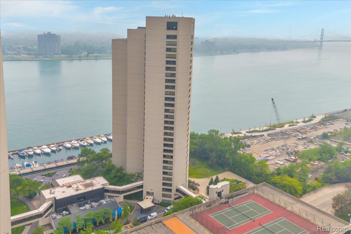 Detroit City, Michigan 48226, United States, 2 Bedrooms Bedrooms, ,2 BathroomsBathrooms,Residential,Active,147989