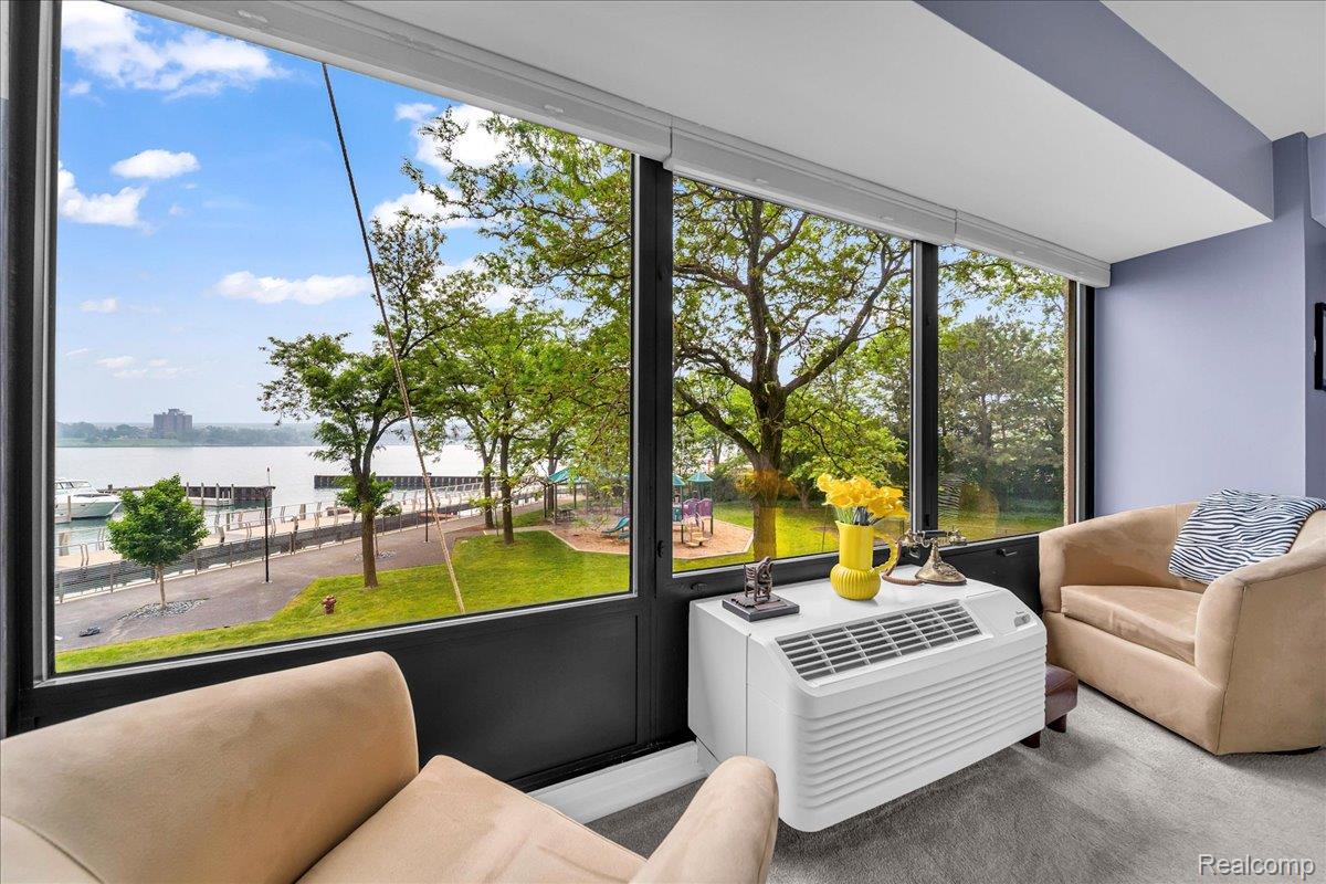 Detroit City, Michigan 48226, United States, 2 Bedrooms Bedrooms, ,2 BathroomsBathrooms,Residential,Active,147989