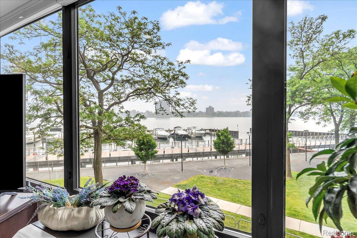 Detroit City, Michigan 48226, United States, 2 Bedrooms Bedrooms, ,2 BathroomsBathrooms,Residential,Active,147989