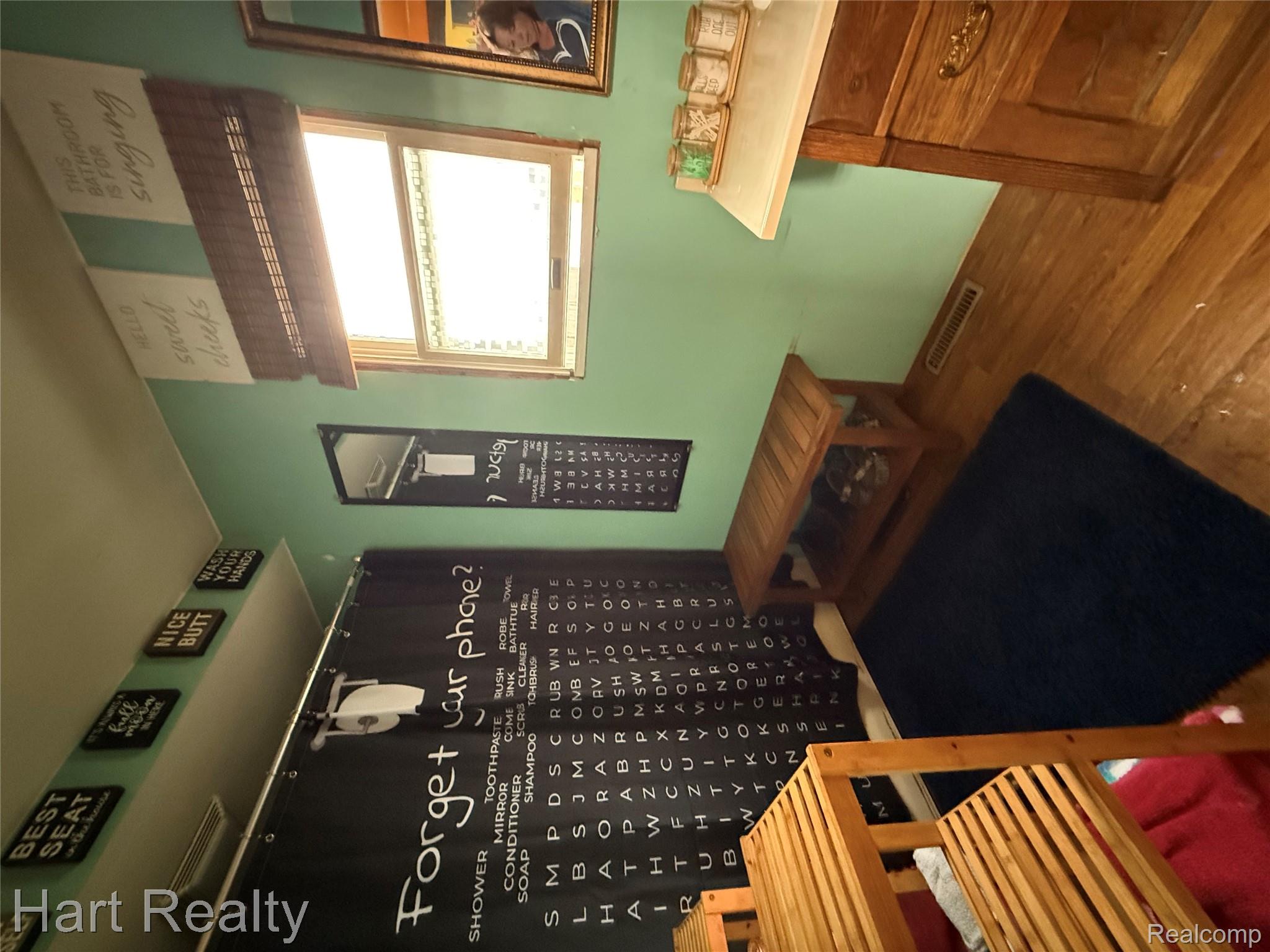 320 N Port Crescent Street