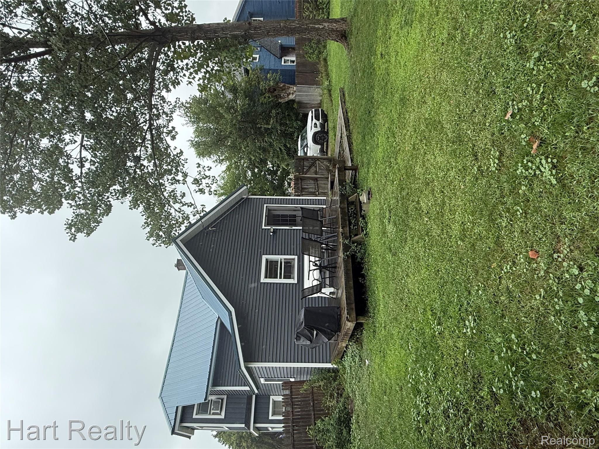 320 N Port Crescent Street