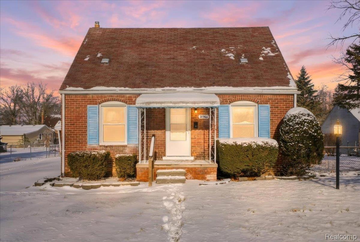 31966 Rosslyn Avenue