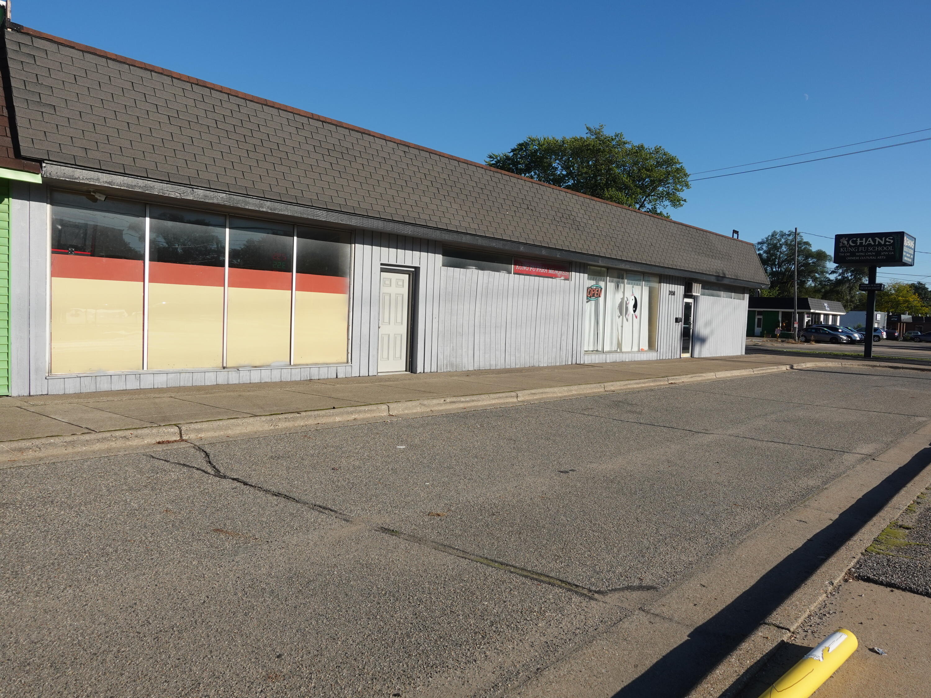 3158 S Division Avenue