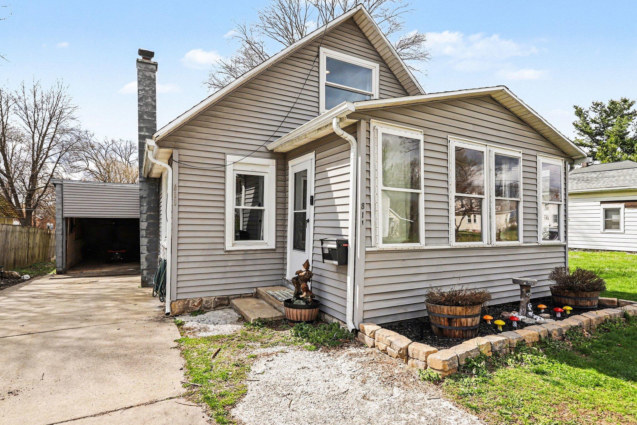 811 9th Street