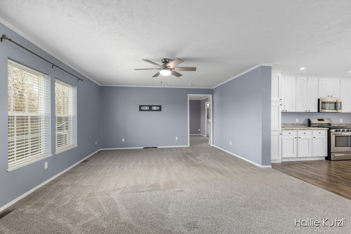 1418 Red Oak Lane NE