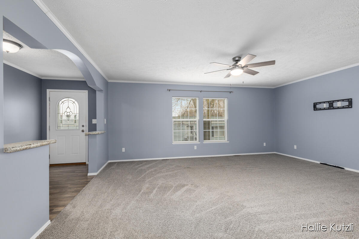 1418 Red Oak Lane NE