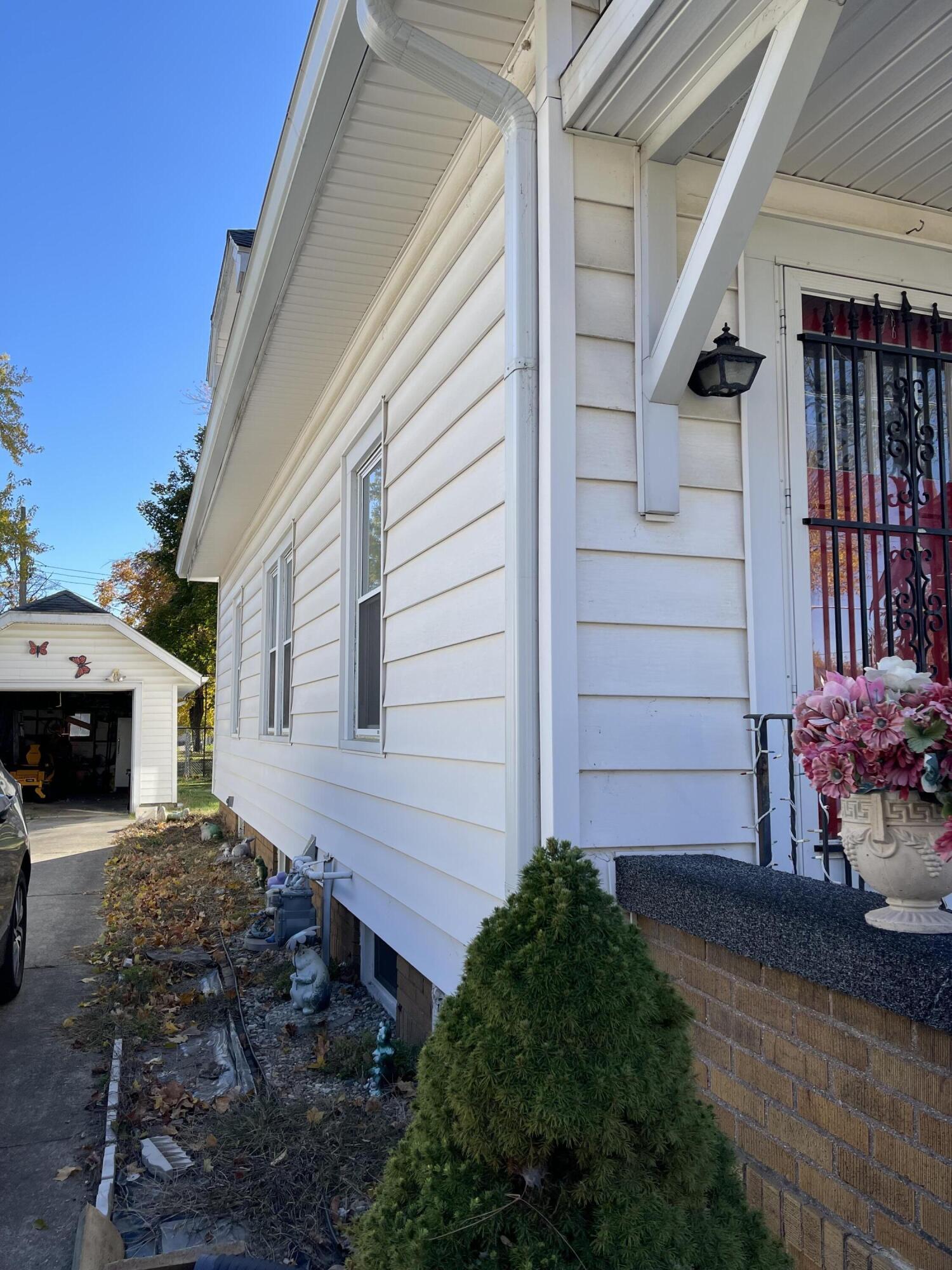 413 E Congress Street