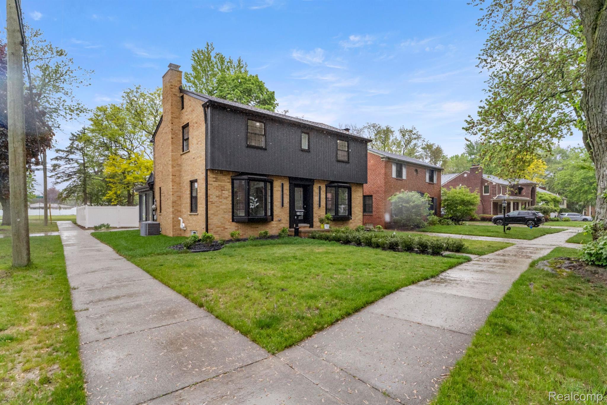 21984 WILDWOOD Street