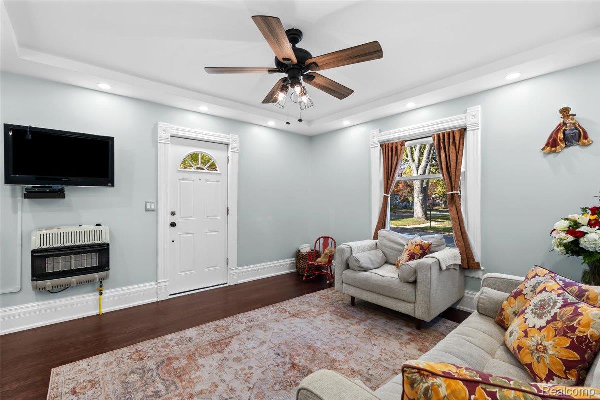 221 S Barnard Street