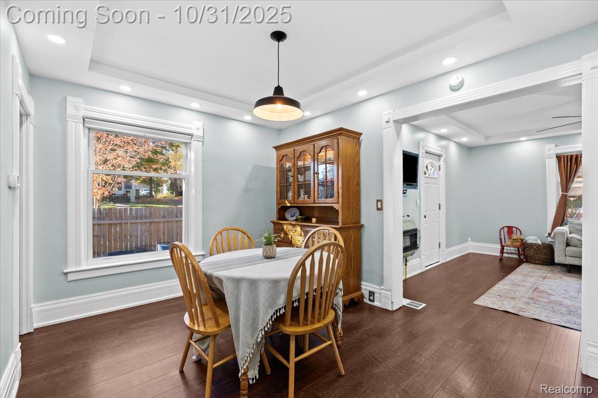 221 S Barnard Street