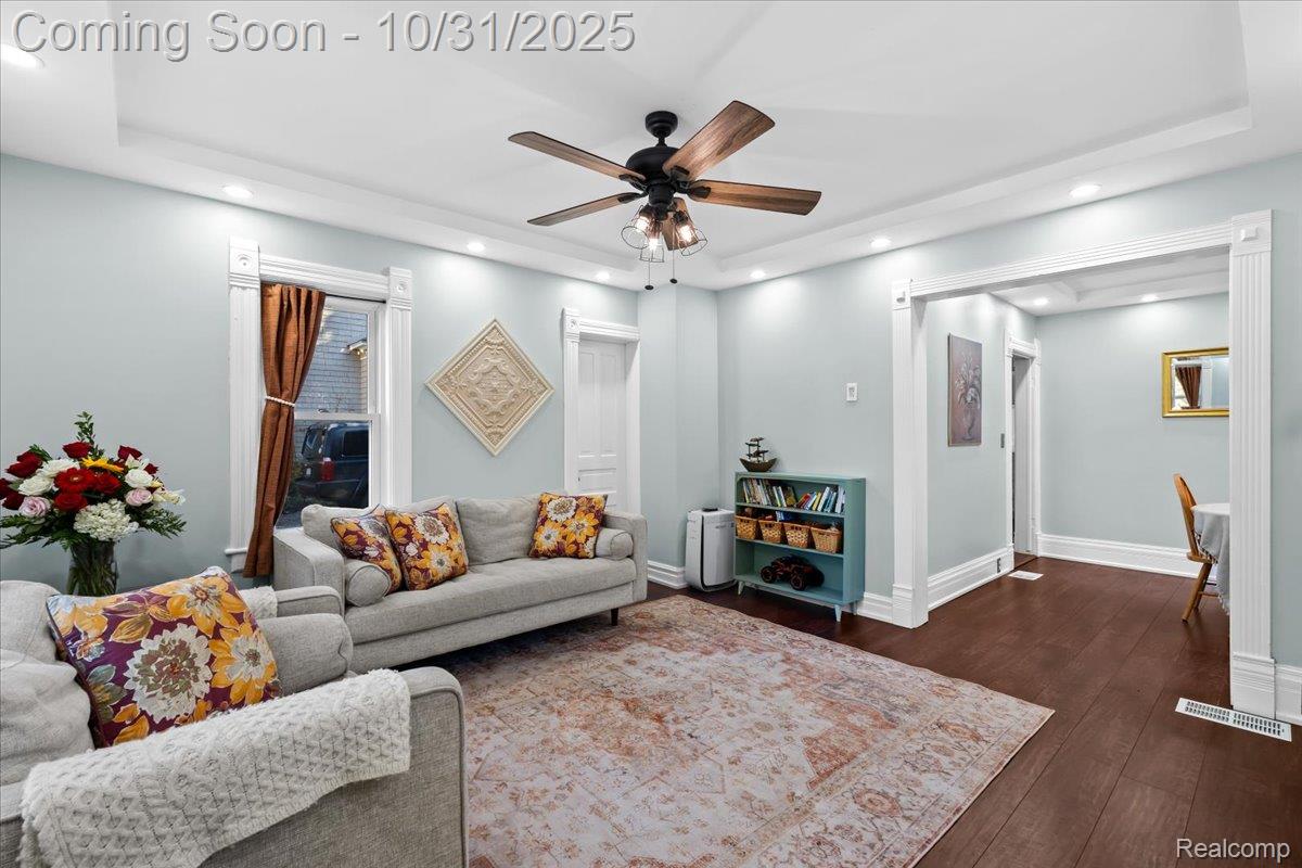 221 S Barnard Street