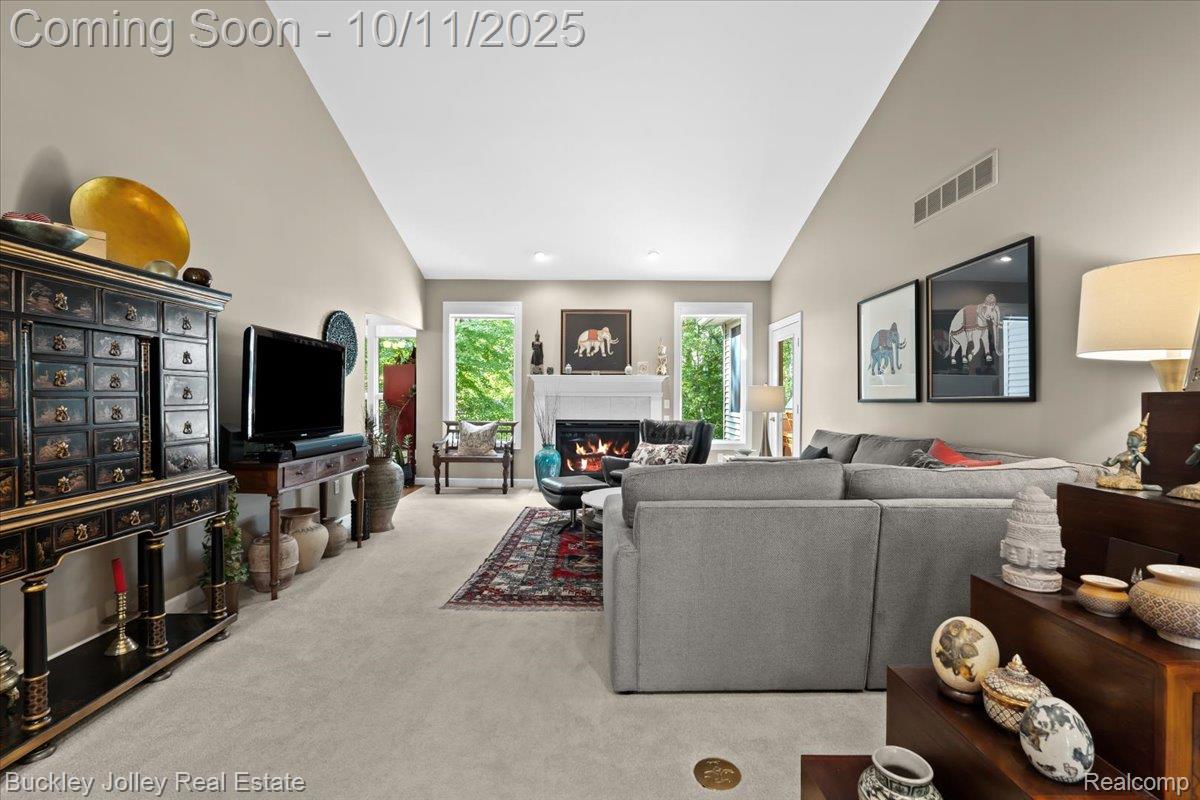 9430 Sheltering Oaks Drive