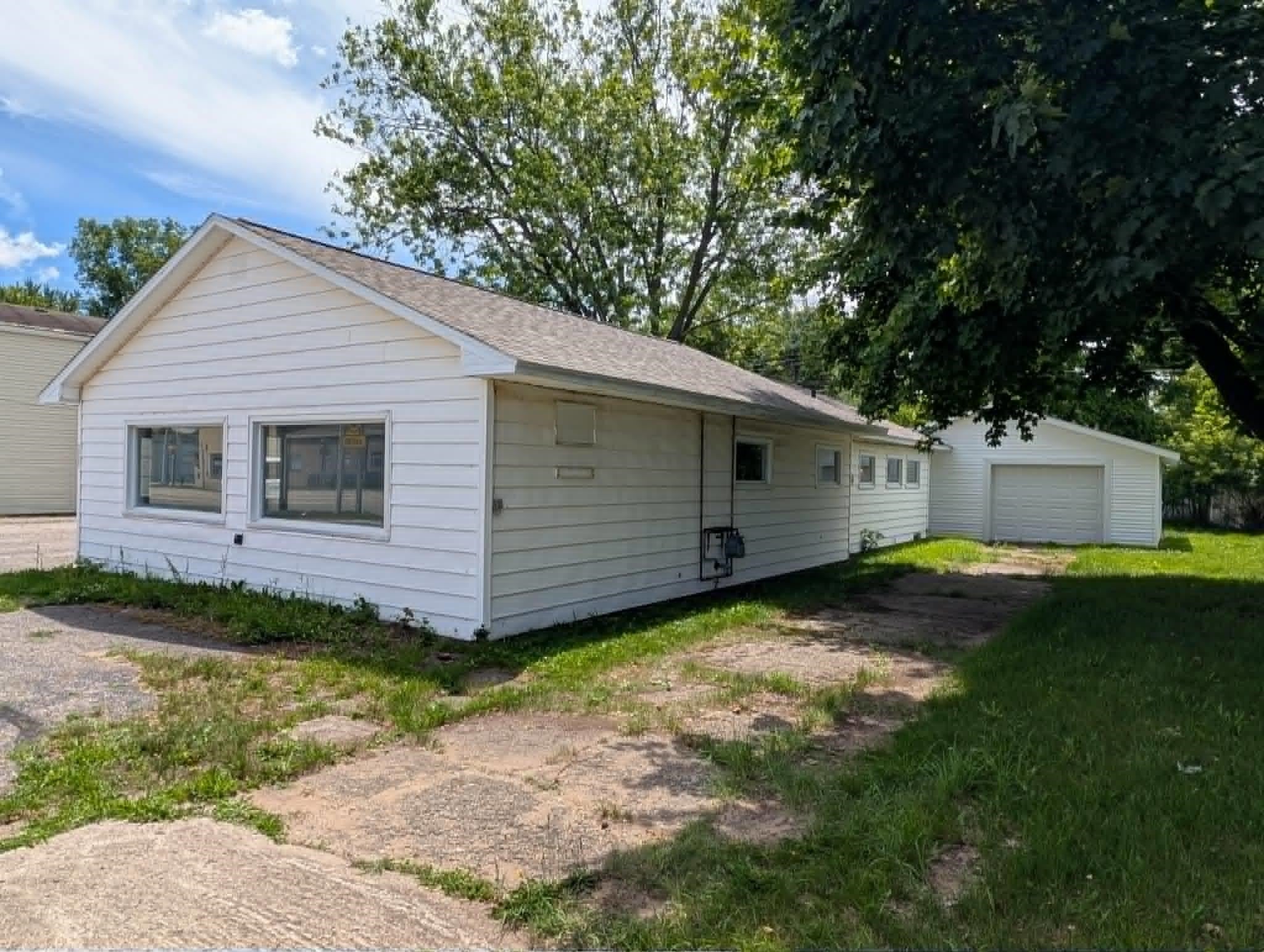 1232 E Superior Street