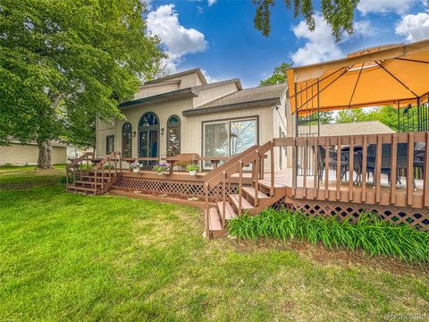3541 Highland Blvd Highland Charter Township MI 48356