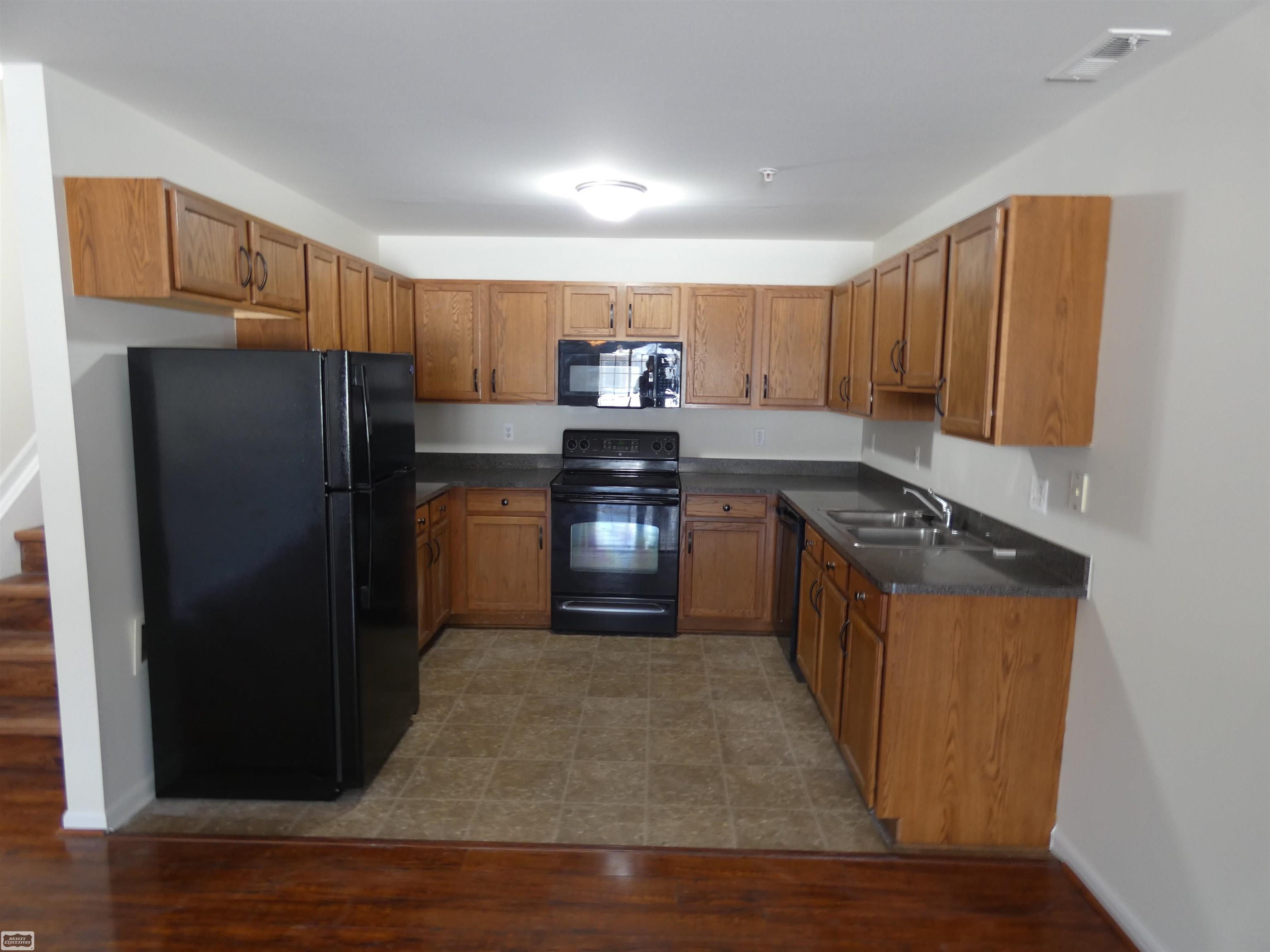 45537 Hidden View Court