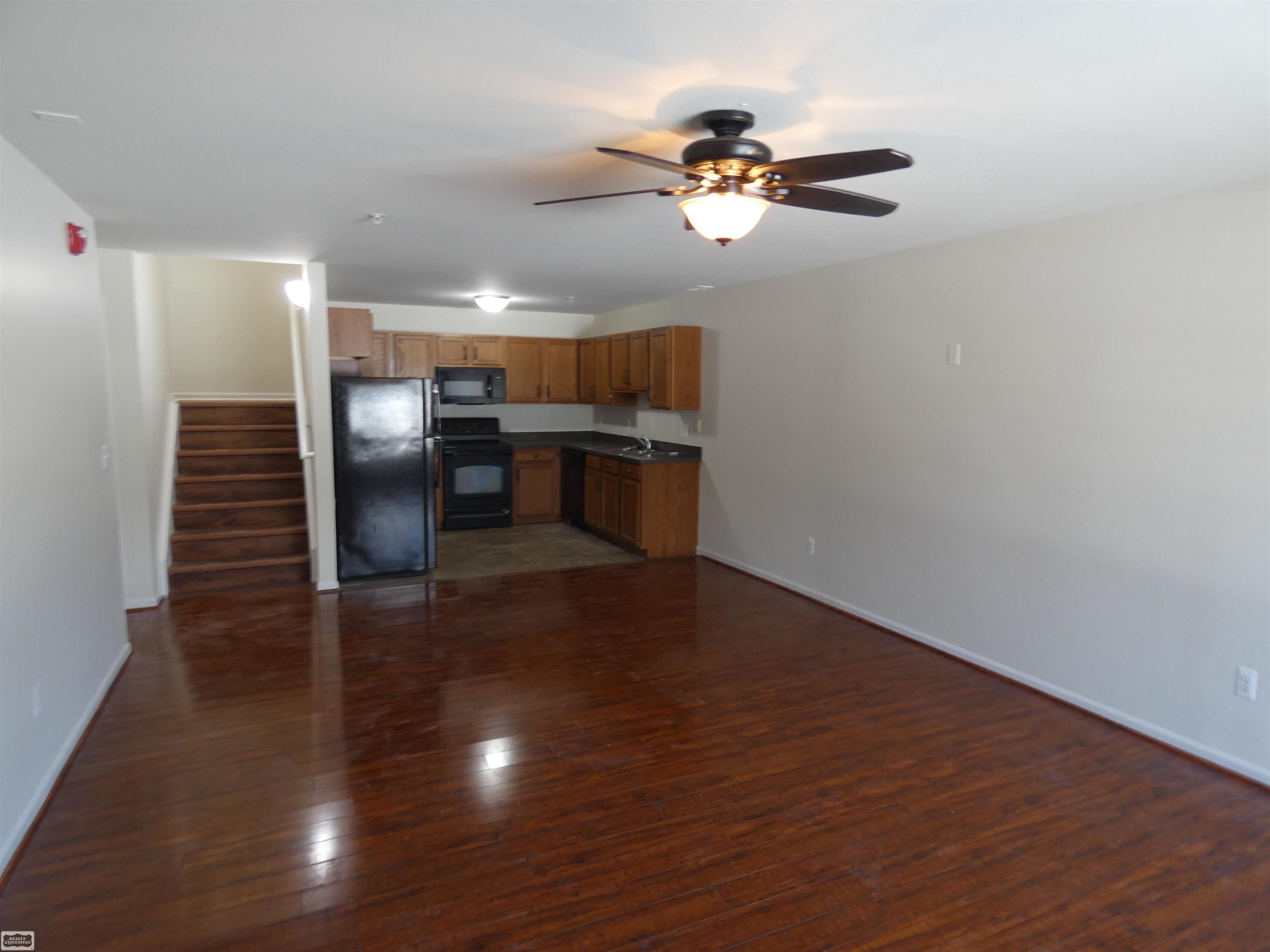 45537 Hidden View Court