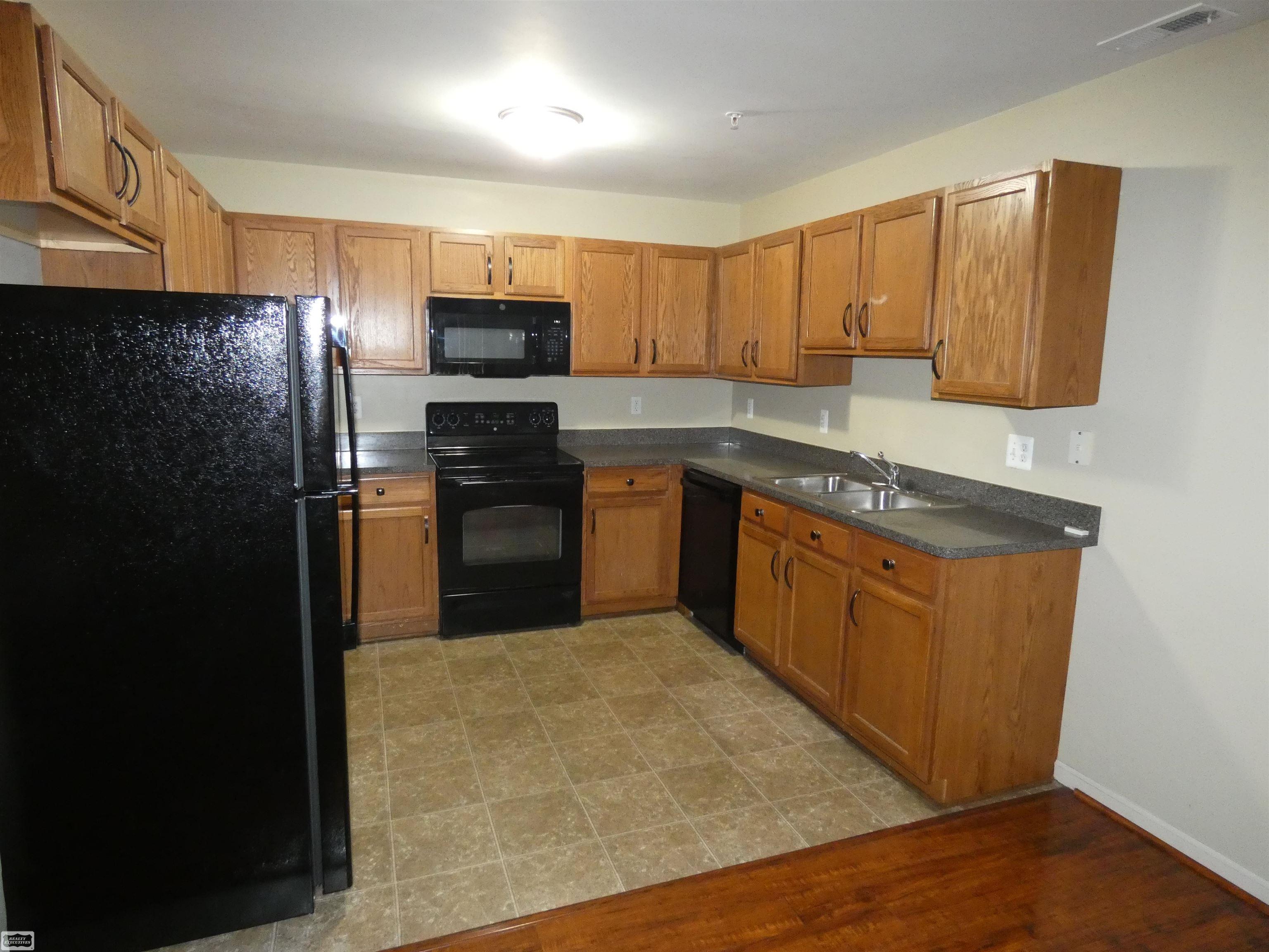 45537 Hidden View Court