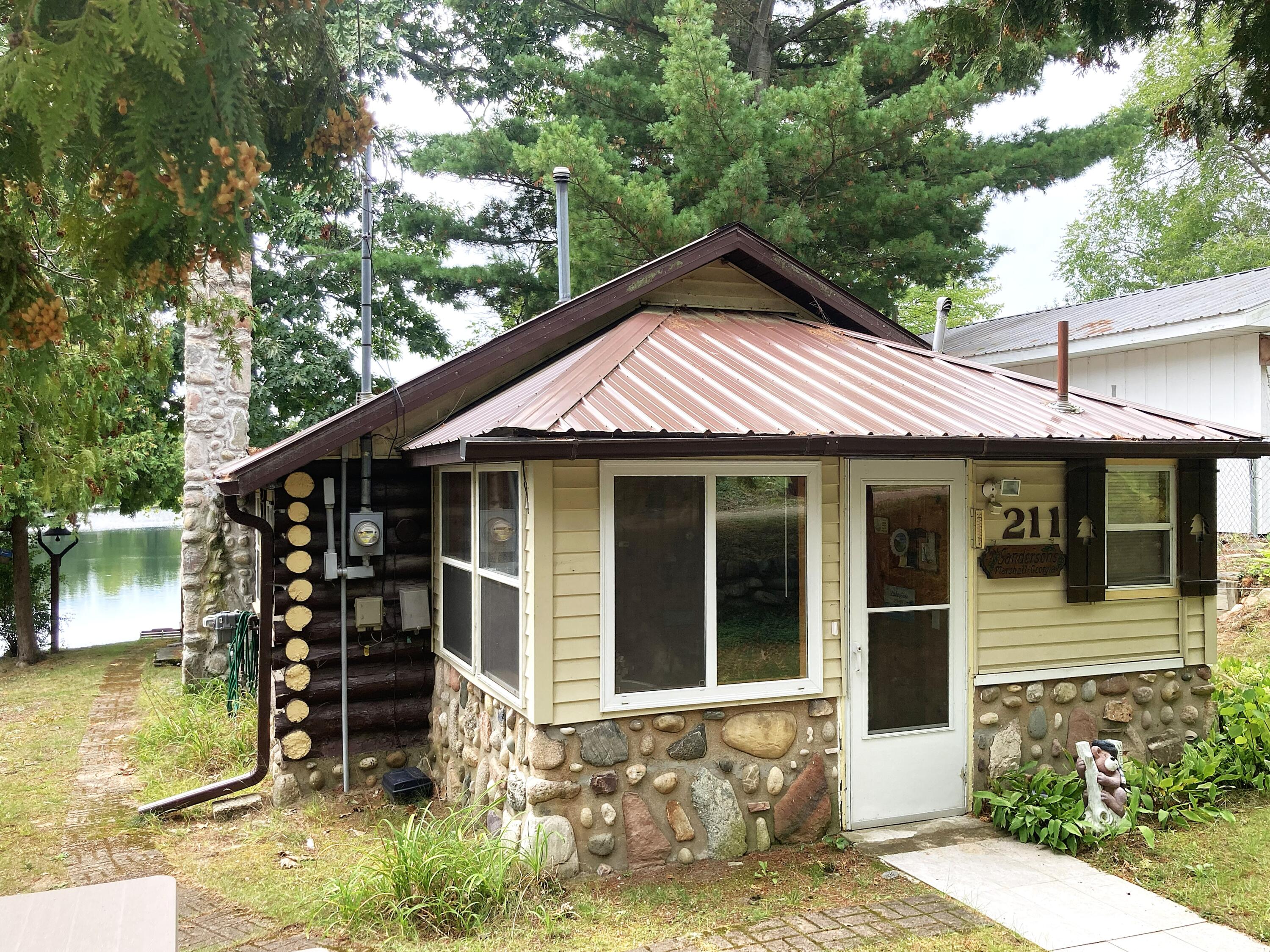 211 N Coolidge Avenue
