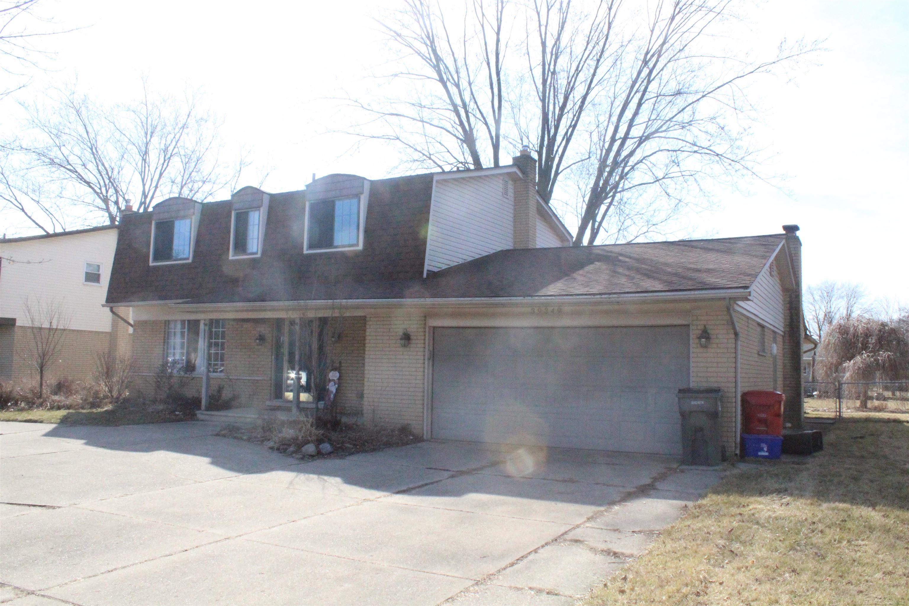 39349 Cadborough Drive