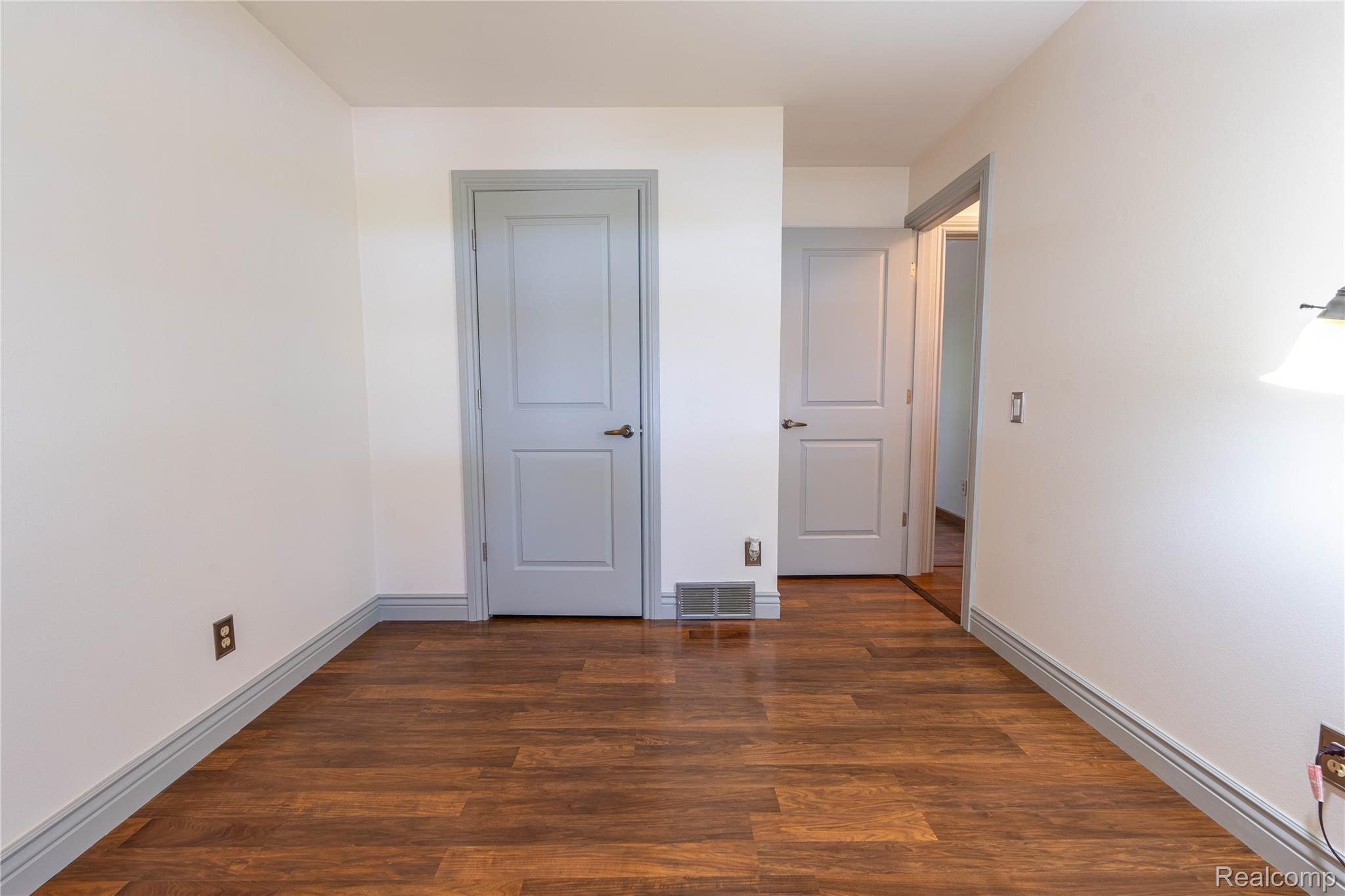 Frenchtown Township, Michigan 48162, United States, 3 Bedrooms Bedrooms, ,2 BathroomsBathrooms,Residential,Pending,158493