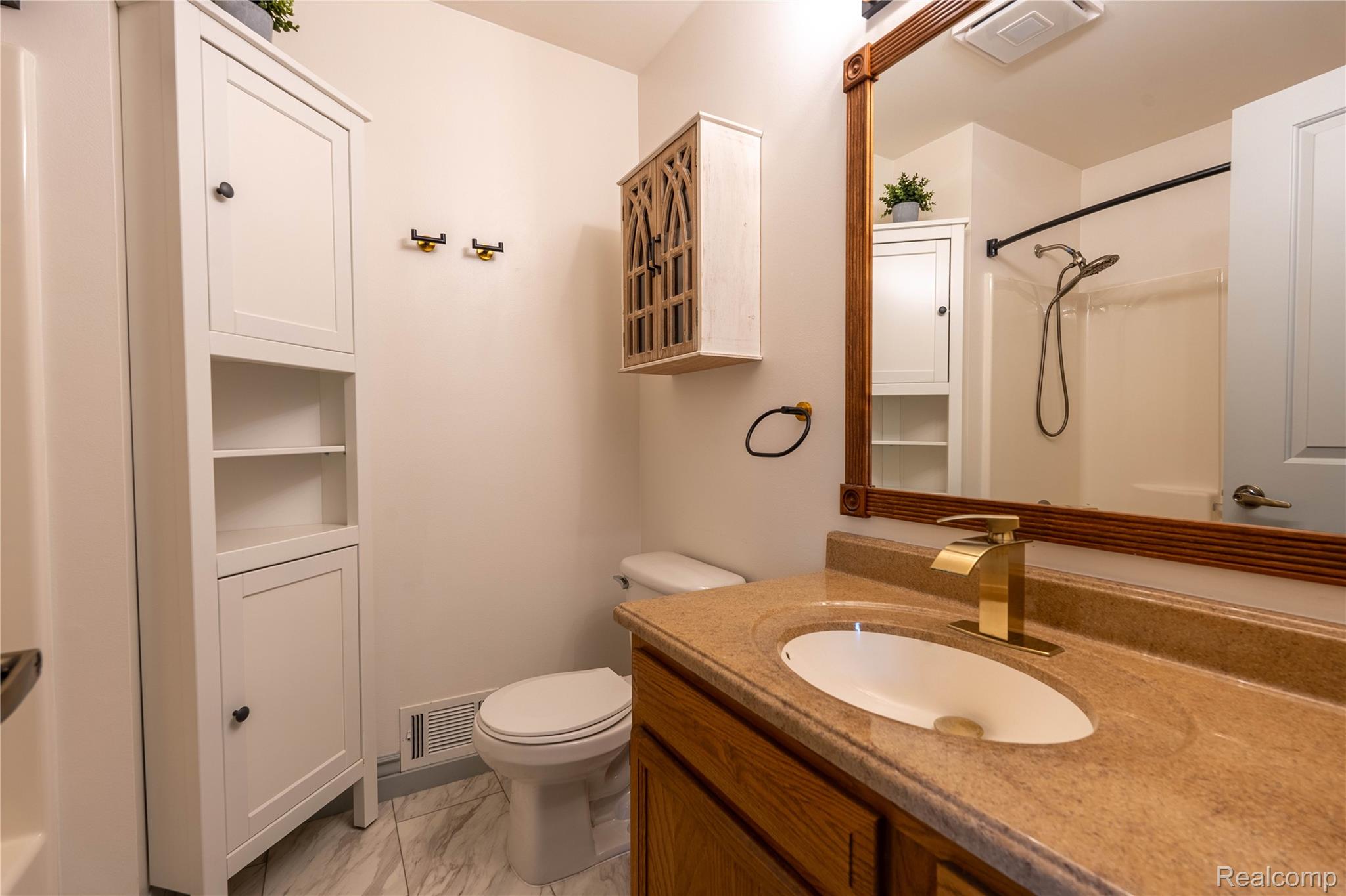 Frenchtown Township, Michigan 48162, United States, 3 Bedrooms Bedrooms, ,2 BathroomsBathrooms,Residential,Pending,158493