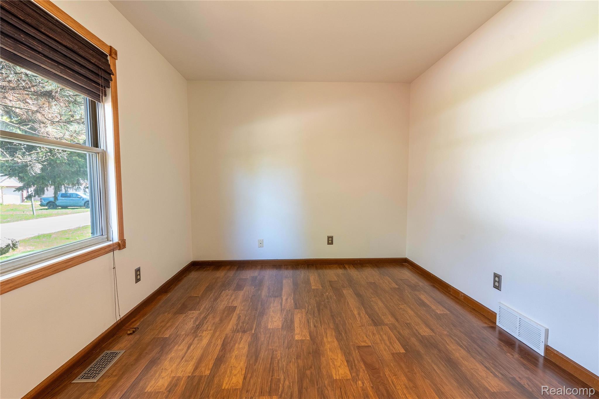 Frenchtown Township, Michigan 48162, United States, 3 Bedrooms Bedrooms, ,2 BathroomsBathrooms,Residential,Pending,158493