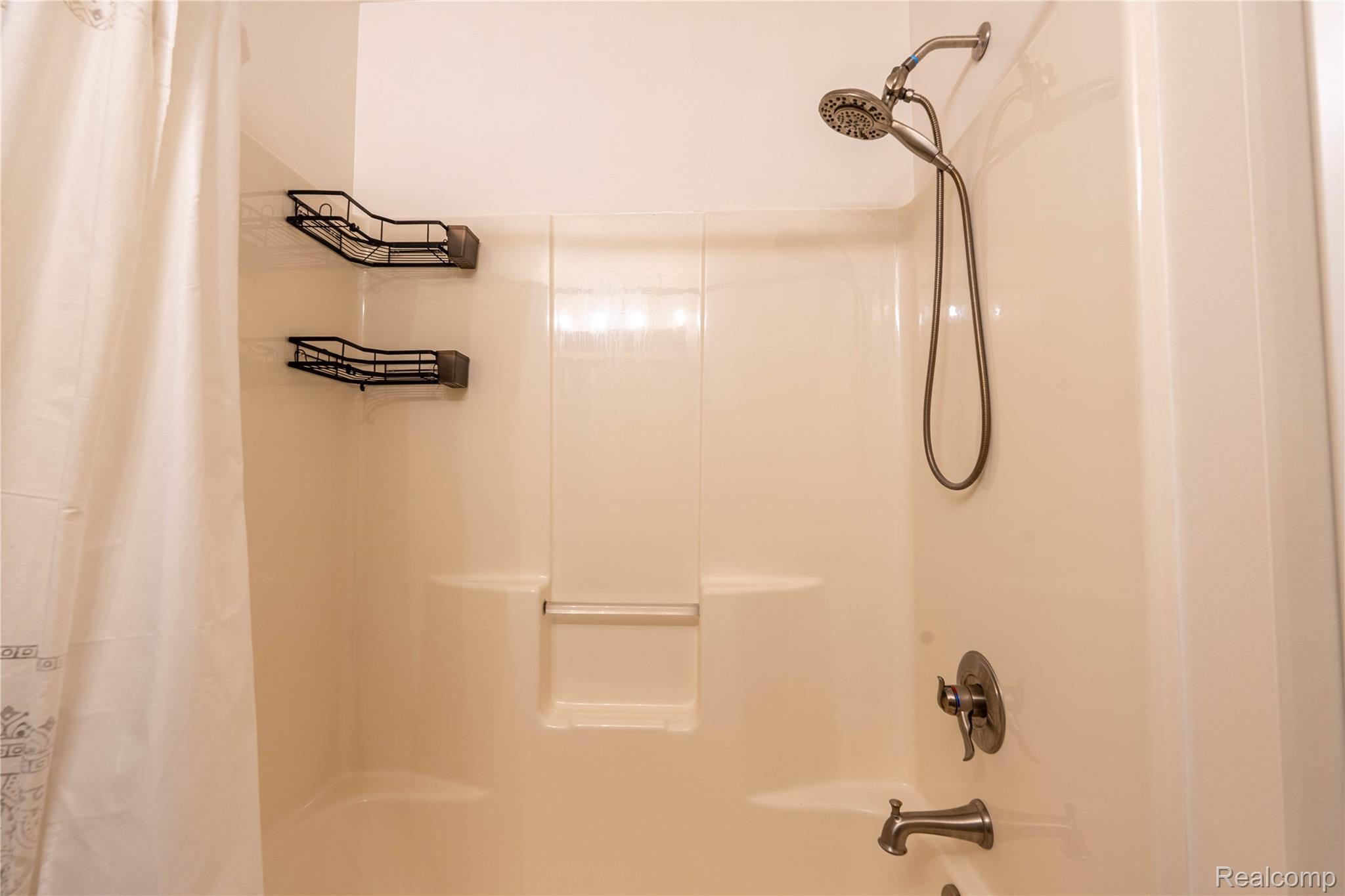 Frenchtown Township, Michigan 48162, United States, 3 Bedrooms Bedrooms, ,2 BathroomsBathrooms,Residential,Pending,158493