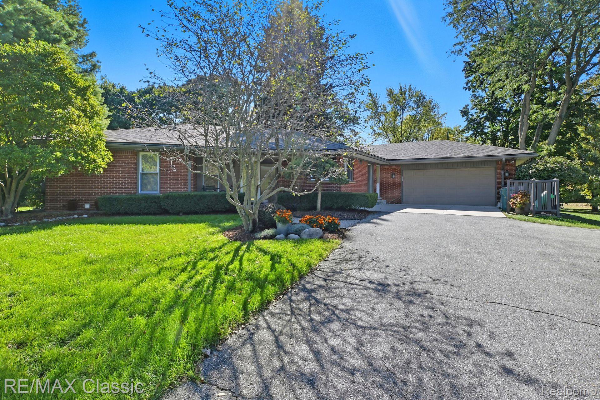 11809 Amherst Court