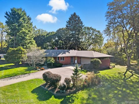 11809 Amherst Court Plymouth City MI 48170