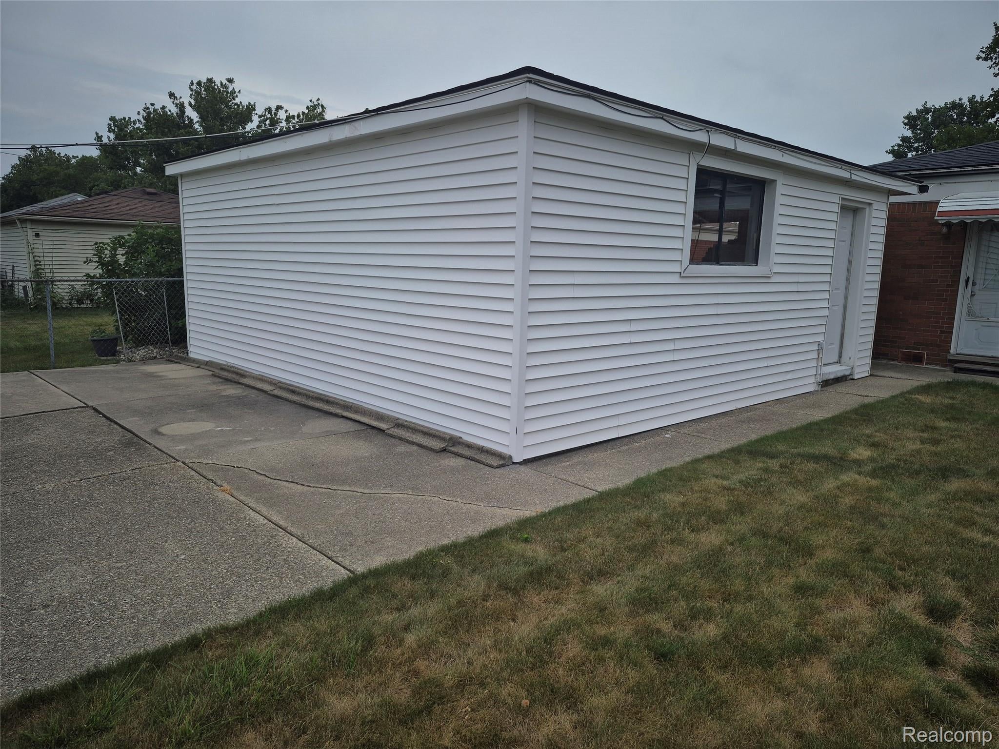 30541 Iroquois Drive