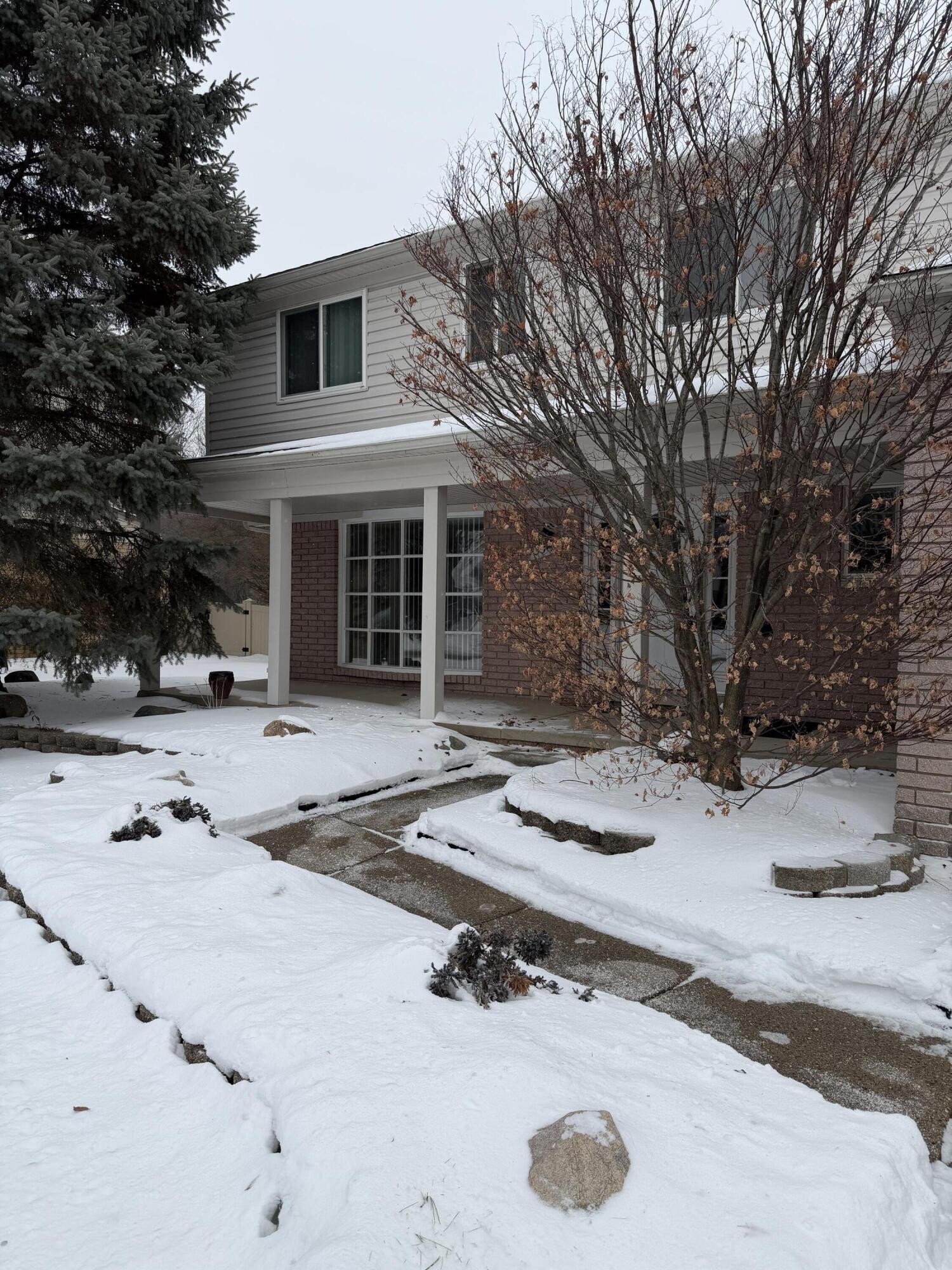 3550 Kings Point Drive