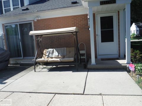 Photo of 24395 Meadowbridge Drive, Clinton Charter Township, MI 48035 (MLS # 58050204954)