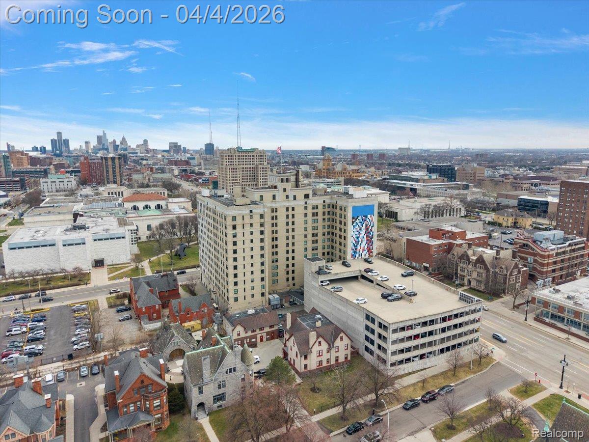 15 E Kirby Street 429