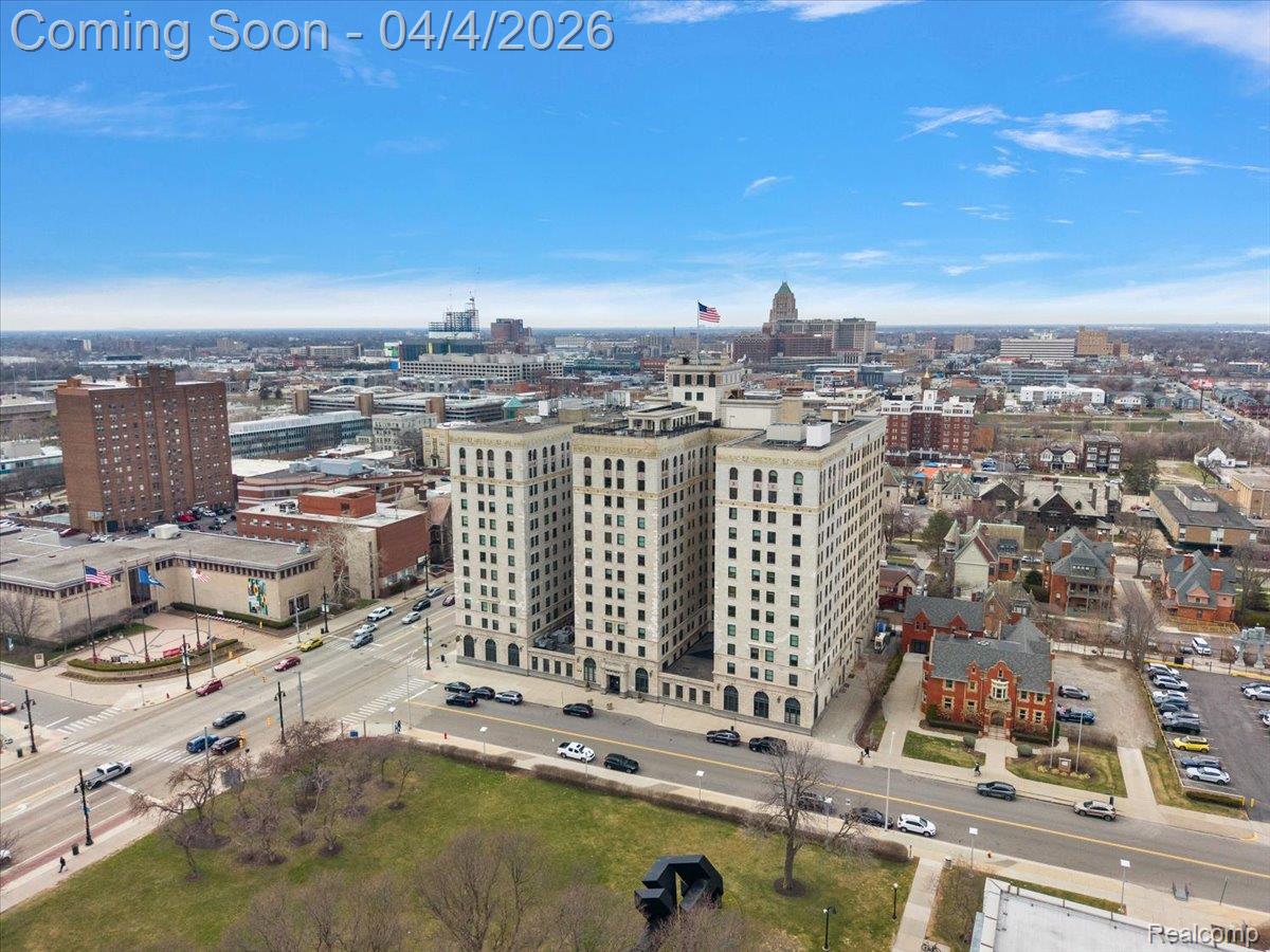 15 E Kirby Street 429