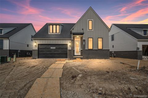 53 South Trail Court Troy City MI 48083