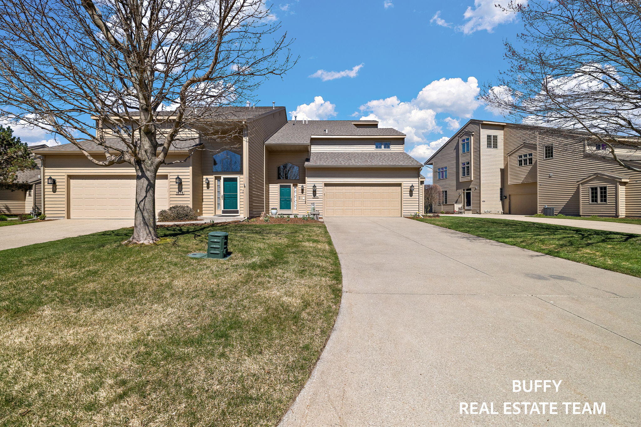 1671 E Harbour Towne Circle