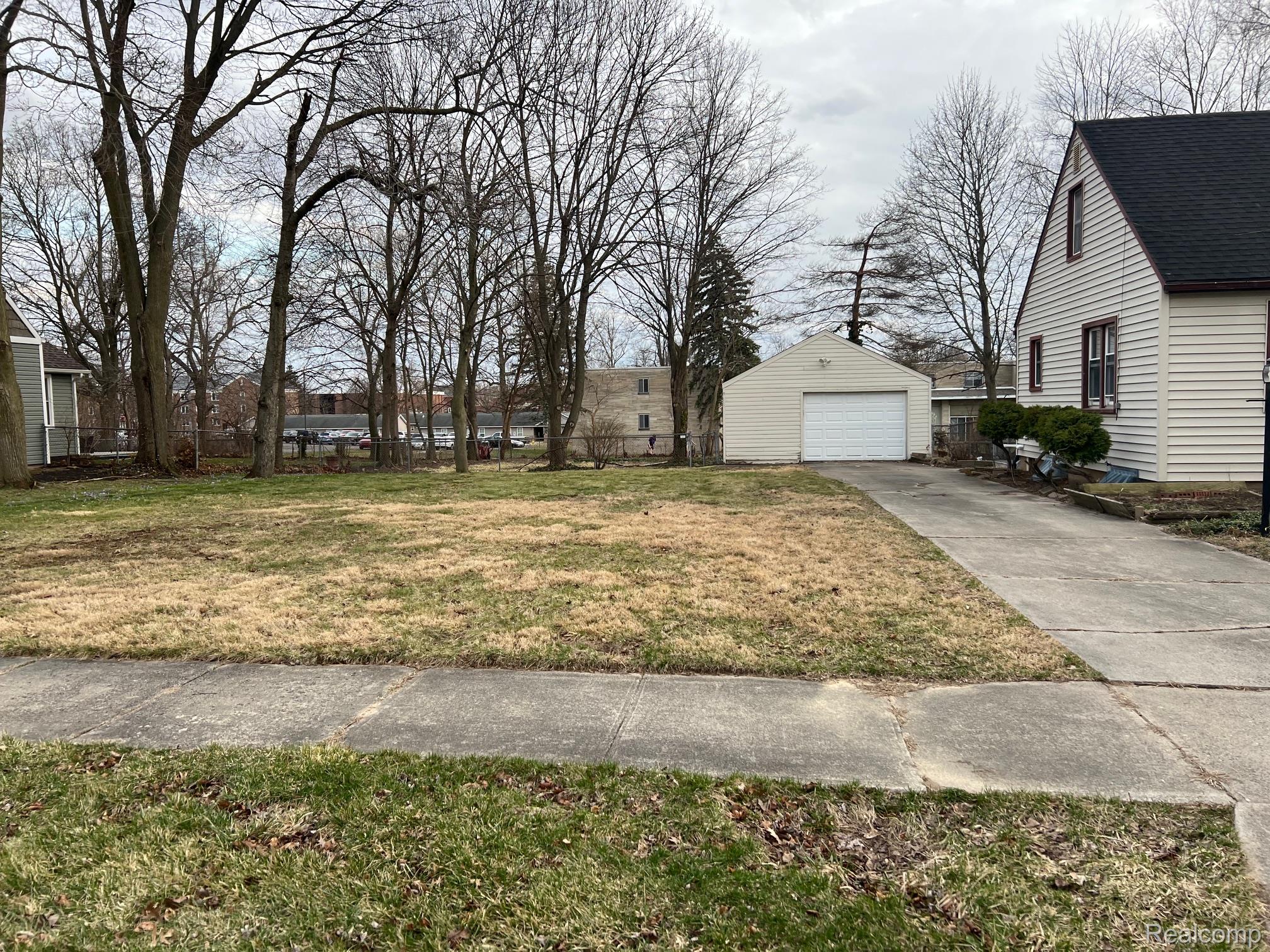 1275 University Avenue