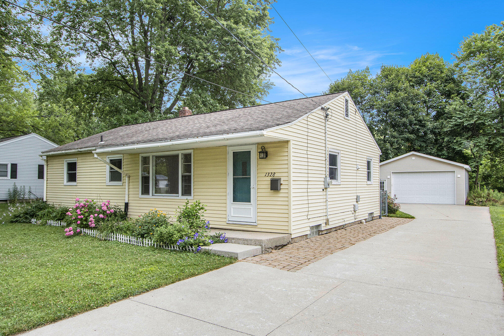1328 Seminole Street