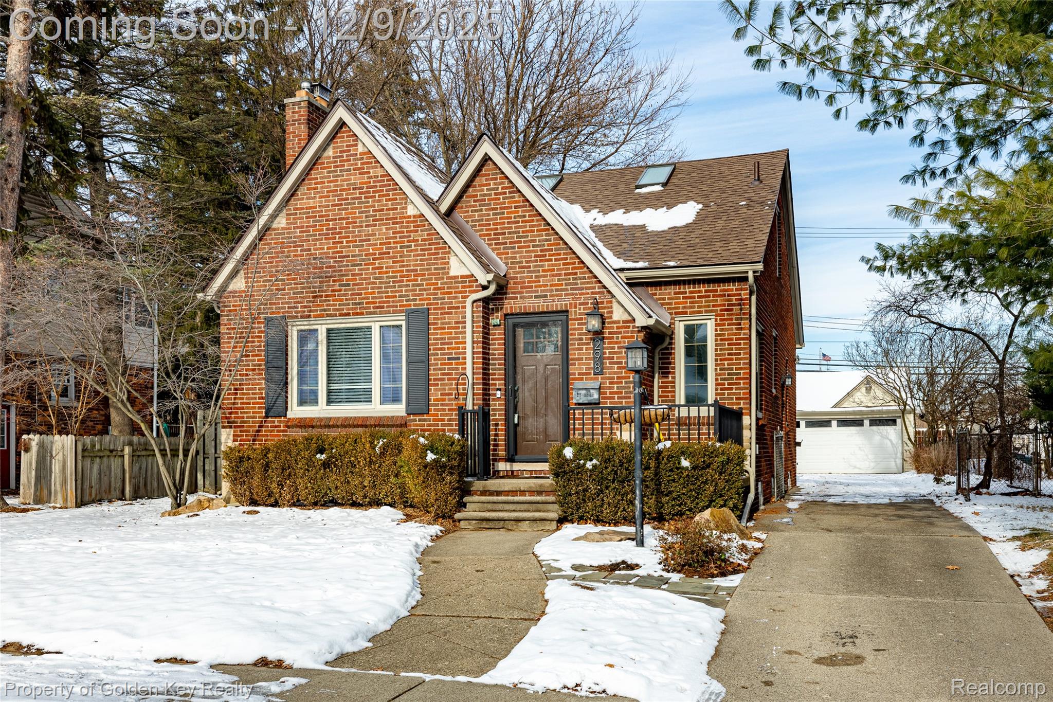 298 W Saratoga Street