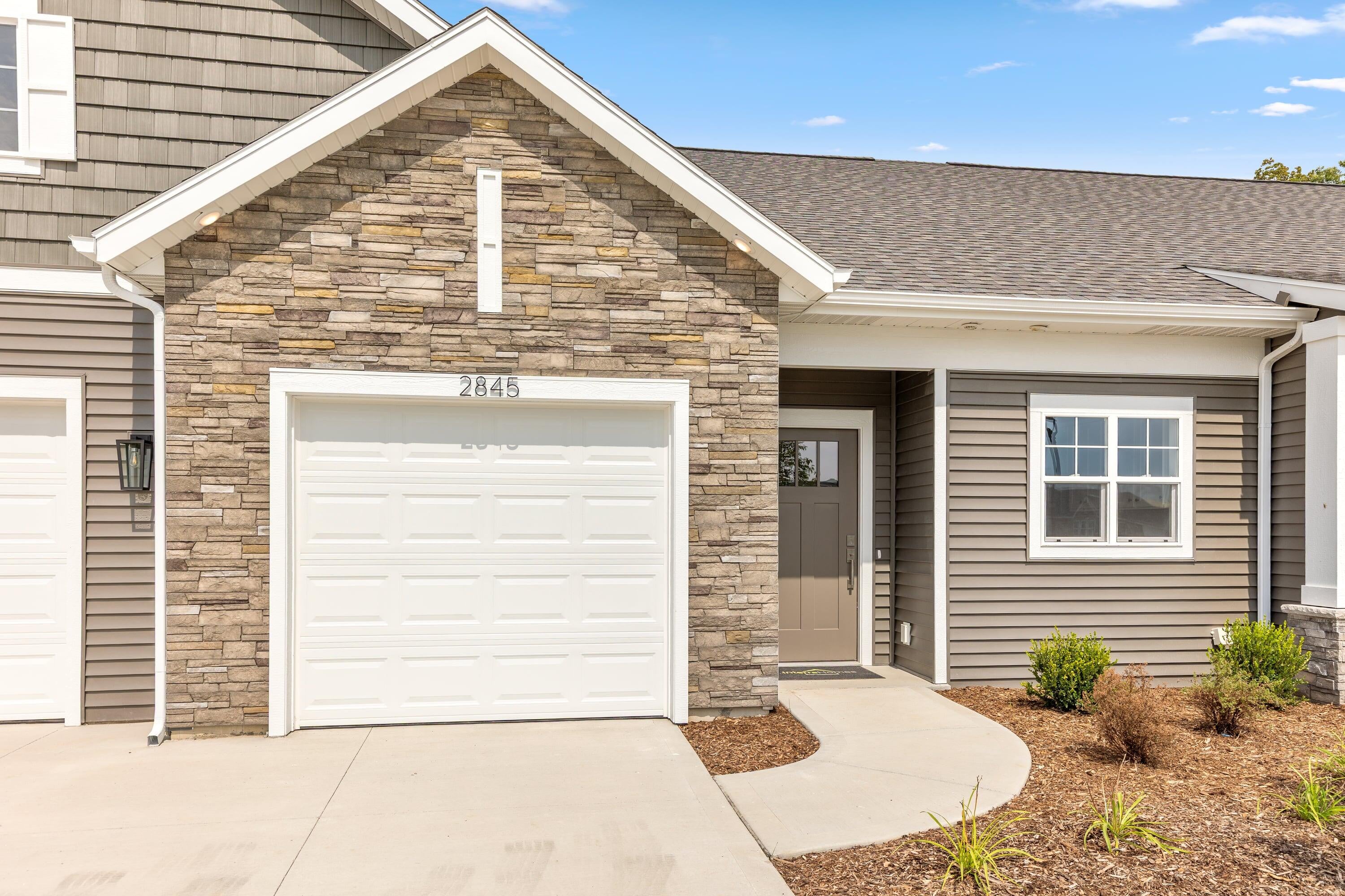 2845 W Cobblestone Court SE 19