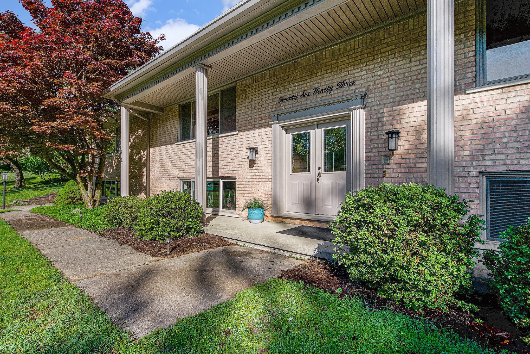 2693 Laurentide Drive
