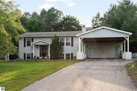 3131 Paysage Place Garfield Charter Township MI 49684