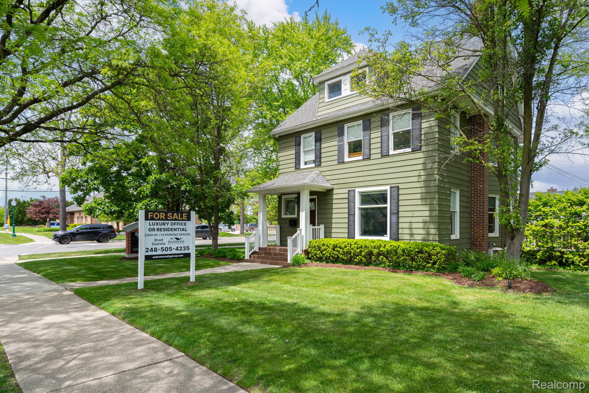 640 W University Drive