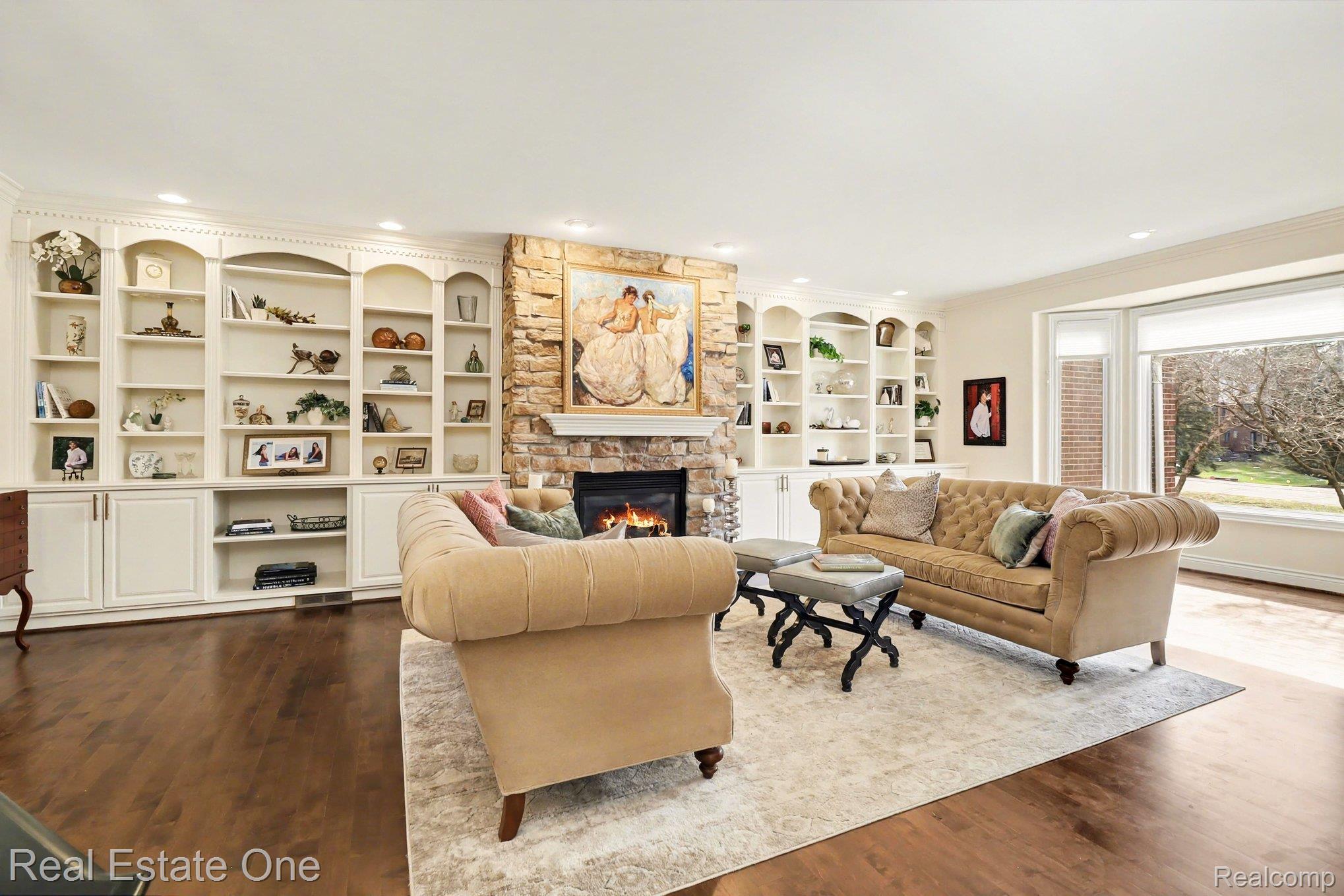 960 Hill Hollow Lane