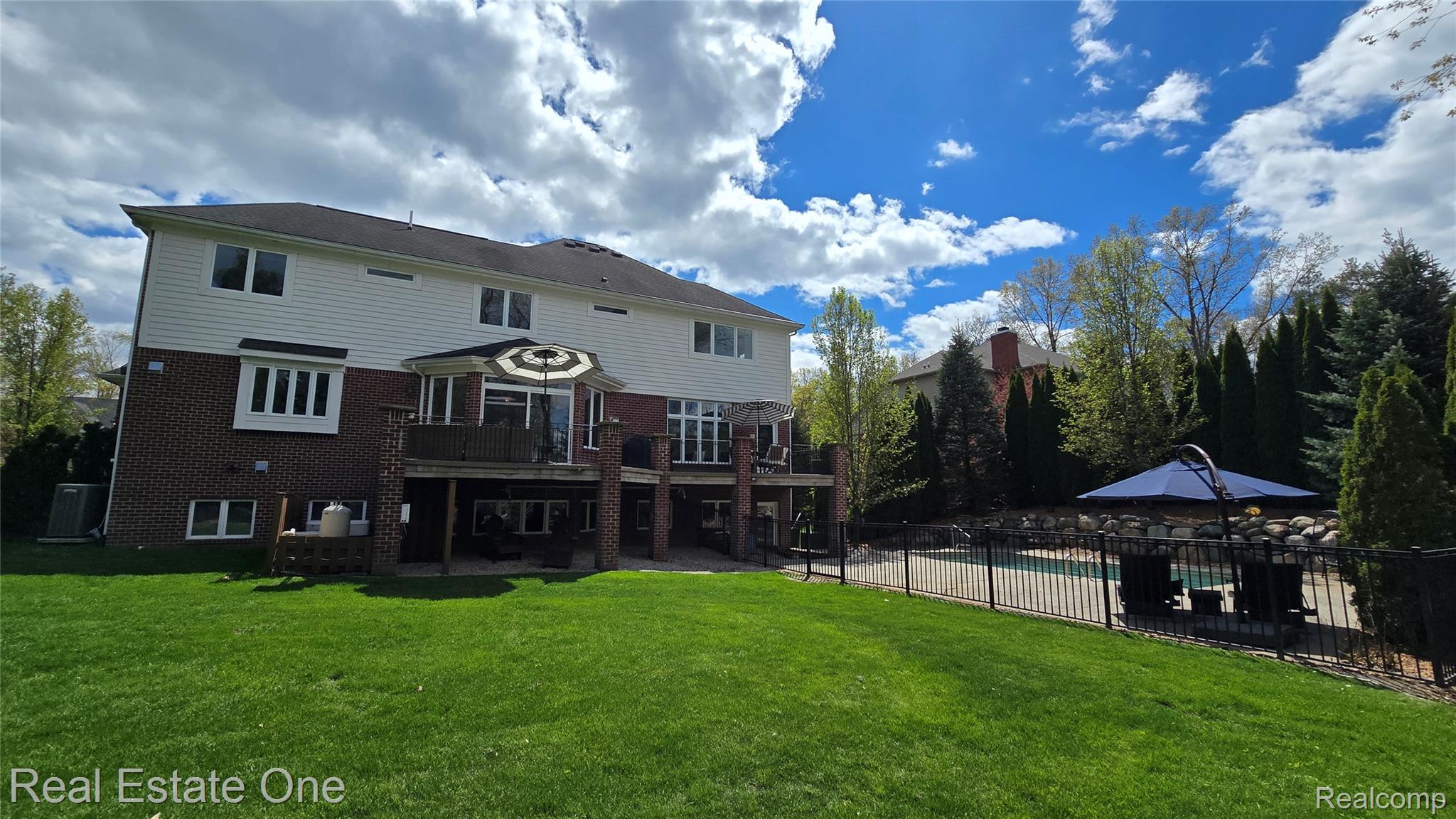 960 Hill Hollow Lane