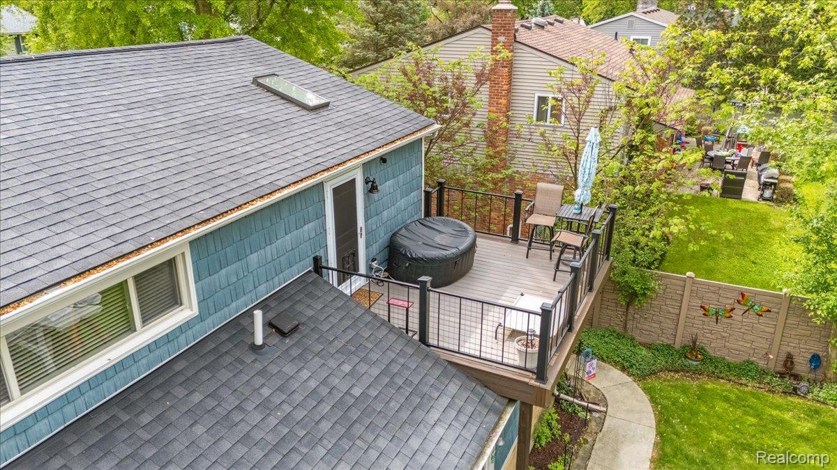 Farmington Hills City, Michigan 48334, United States, 4 Bedrooms Bedrooms, ,3 BathroomsBathrooms,Residential,Pending,139892