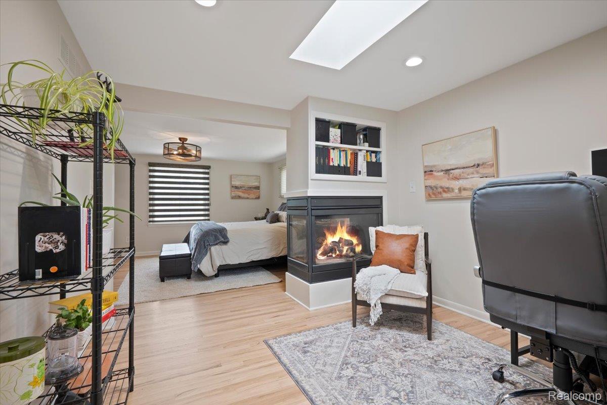 Farmington Hills City, Michigan 48334, United States, 4 Bedrooms Bedrooms, ,3 BathroomsBathrooms,Residential,Pending,139892